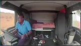 Водитель грузовика застрелен, но продолжает свой путь (Южная Африка)