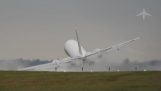 Lähes tragedia Boeing 737 voimakkaan tuulen