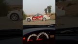 A polícia de Dubai trolarei motoristas