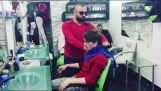 Cuidados em uma barbearia Turquia