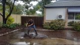 Hidráulica limpa um poço após a inundação