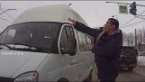 At en beruset chauffør behandles i Rusland;