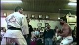 Jiu Jitsu fighter vs Bodybuilder