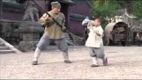 Ένα μικρό παιδί μαθαίνει Σαολίν Κουνγκ-Φου στον Jackie Chan