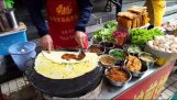 Китайская еда на дороге