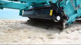 Η μηχανή που καθαρίζει τις παραλίες