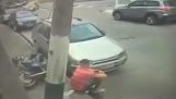Мотоциклиста избягва от полицията
