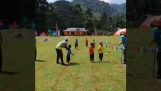 Малките деца мач Relay (Танзания)