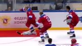 プーチンは、氷の上で滑ります