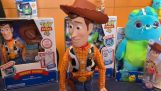 Peli Toy Story, joka laskee alas, kun kerrot hänelle “joku tulee”