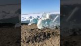 tsunami lód