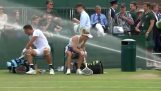 Den automatiske vanding aktiveret under tenniskamp (Wimbledon)