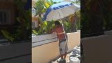 Builder avec parasol intégré