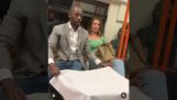 Ρομαντικό ραντεβού στο μετρό
