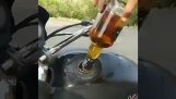 Пити на мотоциклу