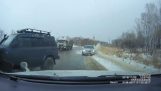 Vários acidentes na estrada gelada (Rússia)