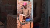 Die Wasserwaage Maurer in Brasilien