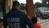 En flicka 6 år fångas av polisen (USA)