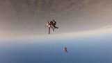 Conflict între parașutiști la o altitudine de 3000 de metri