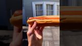 Un hot dog in una foto panoramica