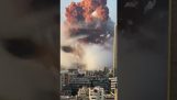Enorme esplosione a Beirut