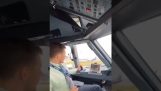 Hoe u een raam opent op een Airbus