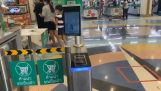 Store in Thailandia rileva automaticamente la temperatura e la maschera
