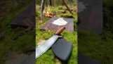 Gotowanie makaronu w lesie