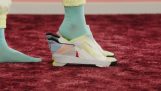 Nike FlyEase: scarpe indossate senza mani