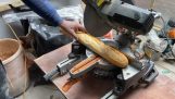 Preparare un panino in un cantiere edile