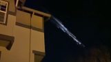 Skräp från en SpaceX-raket belyser himlen