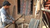Bygging av en tradisjonell Charpai-seng