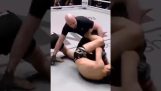 O lutador pegou a perna errada