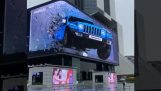 Imponująca reklama Jeepa na ekranie 3D