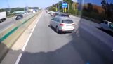El coche provoca una colisión (N. Corea)