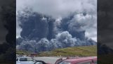Az Aso vulkán látványos kitörése