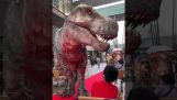 Realistický tyranosaurus v nákupnom centre (Japonsko)