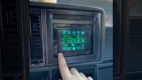 Ecran tactil pe o mașină din 1988