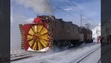 Un tren de nieve de 107 años