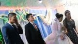 Vőlegény megüti a menyasszonyt (Üzbegisztán)