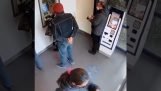 ATM 도둑