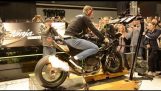 326BHP Kawasaki H2R плюе пламъци на Dyno @ Motorbeurs Утрехт